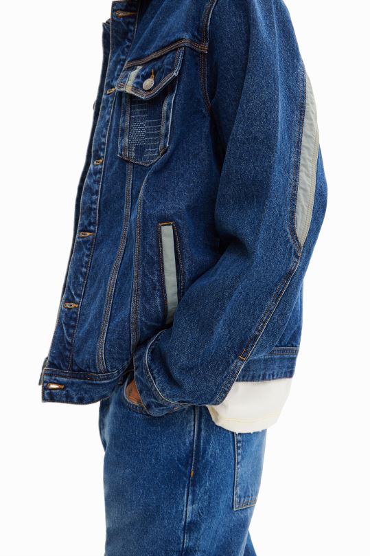 ropa 4802L1603 hombres Desigual chaqueta estilo camionero de mezclilla con patchwork - Desigual sales online