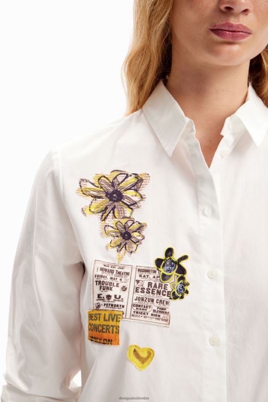 ropa 4802L107 mujer Desigual camisa con parche de periódico - Desigual sales online