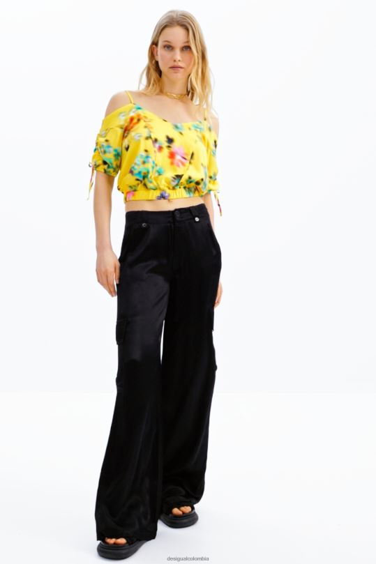 Desigual zapatos Colombia - ropa 4802L516 mujer Desigual blusa corta fruncida con flores