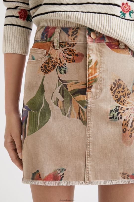 ropa 4802L1091 mujer Desigual minifalda con estampado floral y camuflaje - Desigual Colombia Medellín