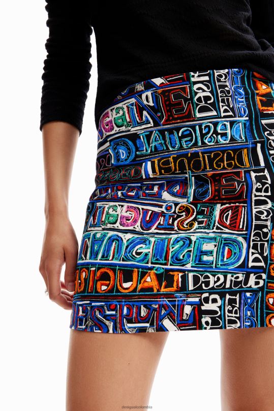 ropa 4802L739 mujer Desigual minifalda ajustada con logo artístico - Desigual sale damen