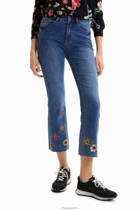 ropa 4802L1013 mujer Desigual jeans capri acampanados con bordado floral - Desigual shop
