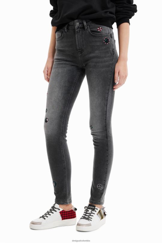 ropa 4802L551 mujer Desigual jeans ajustados con push-up y bordados - Desigual shop