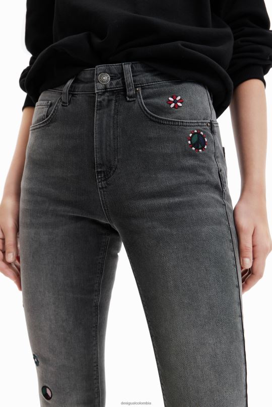 ropa 4802L551 mujer Desigual jeans ajustados con push-up y bordados - Desigual shop