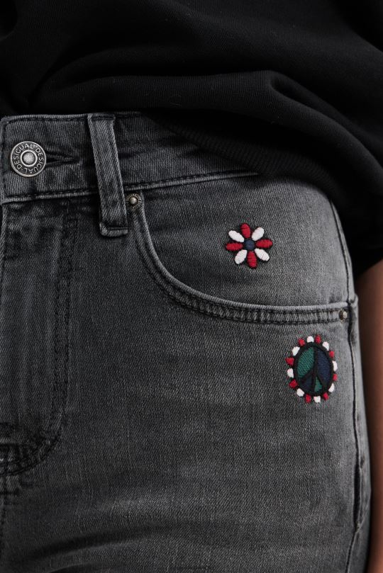 ropa 4802L551 mujer Desigual jeans ajustados con push-up y bordados - Desigual shop