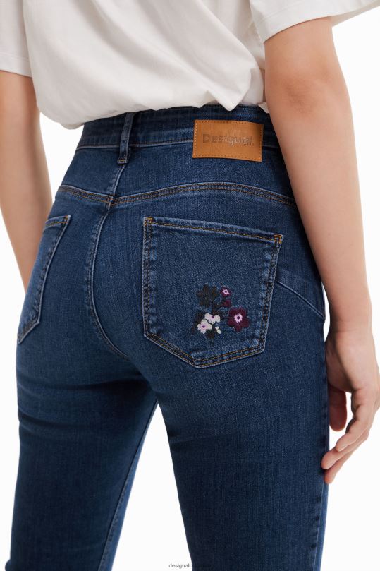 Desigual Colombia pagina oficial - ropa 4802L564 mujer Desigual vaqueros pitillo push-up con flores bordadas